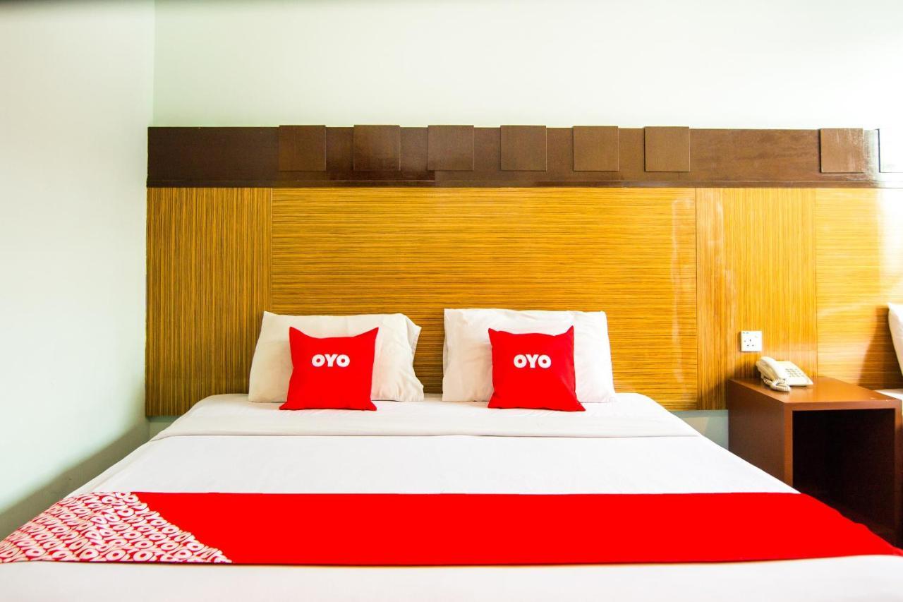 Oyo 89408 Royal Hotel Keningau Exterior foto